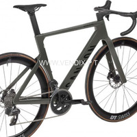 2025 Canyon Aeroad CF SLX 7 AXS Road Bike (indoracycles.com)